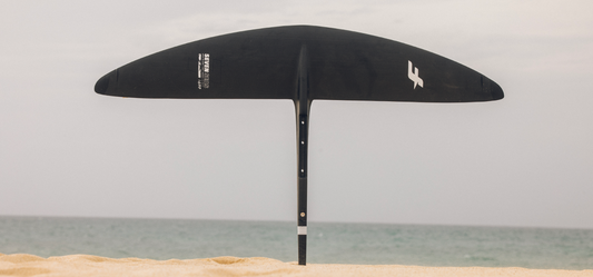 Seven Seas 1000cm² font foil wing + Fuse and Rear